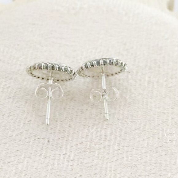 Kansas City Chiefs Football Arrowhead Earrings S925 Sterling Silver Stud Earring - Picture 2 of 3